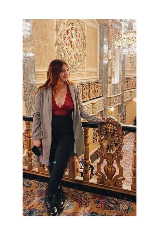 what to wear to broadway show