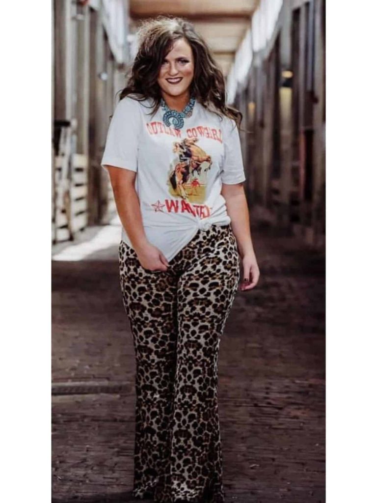 Plus-size winter country concert outfit