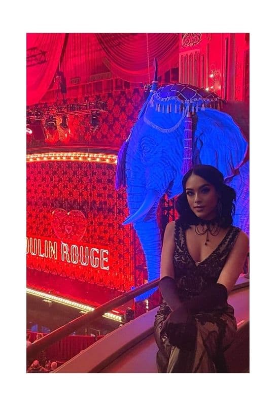 What to wear to moulin rouge broadway