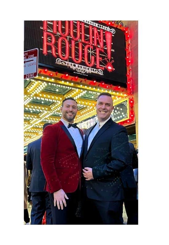 What to wear to Moulin Rouge show in Paris