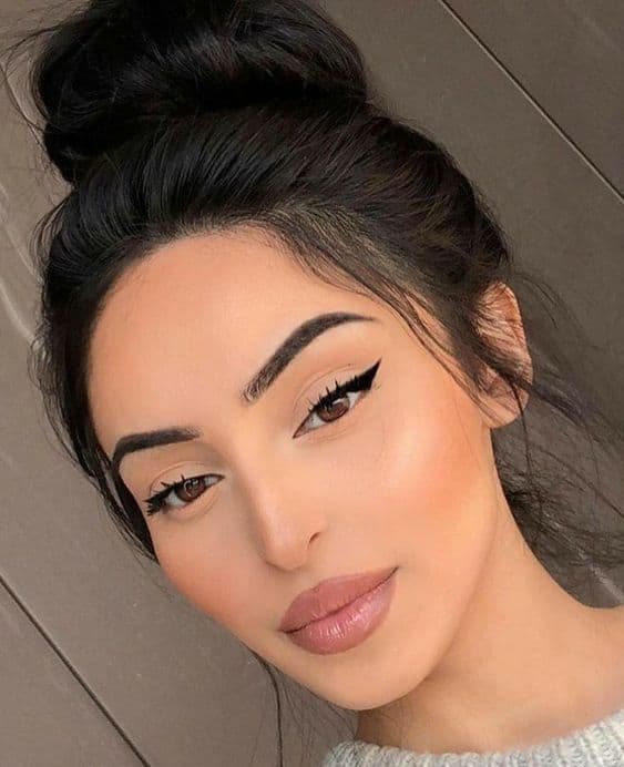 avoid cat eyes to look innocent