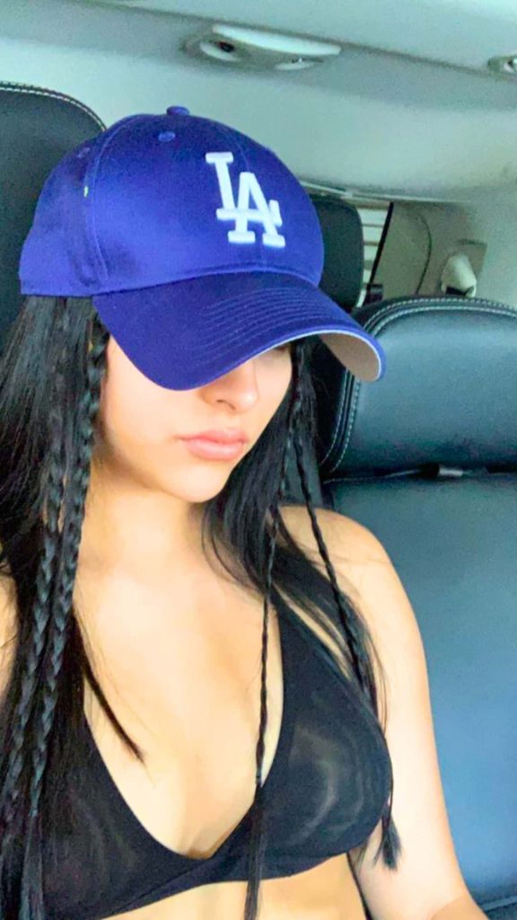 BASEBALL cap outfit idea