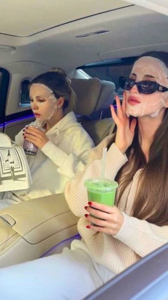 How to find rich & successful friends