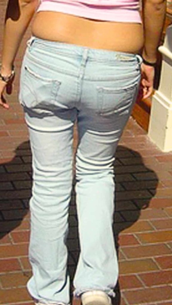 how to hide muffin top in high waisted jeans
