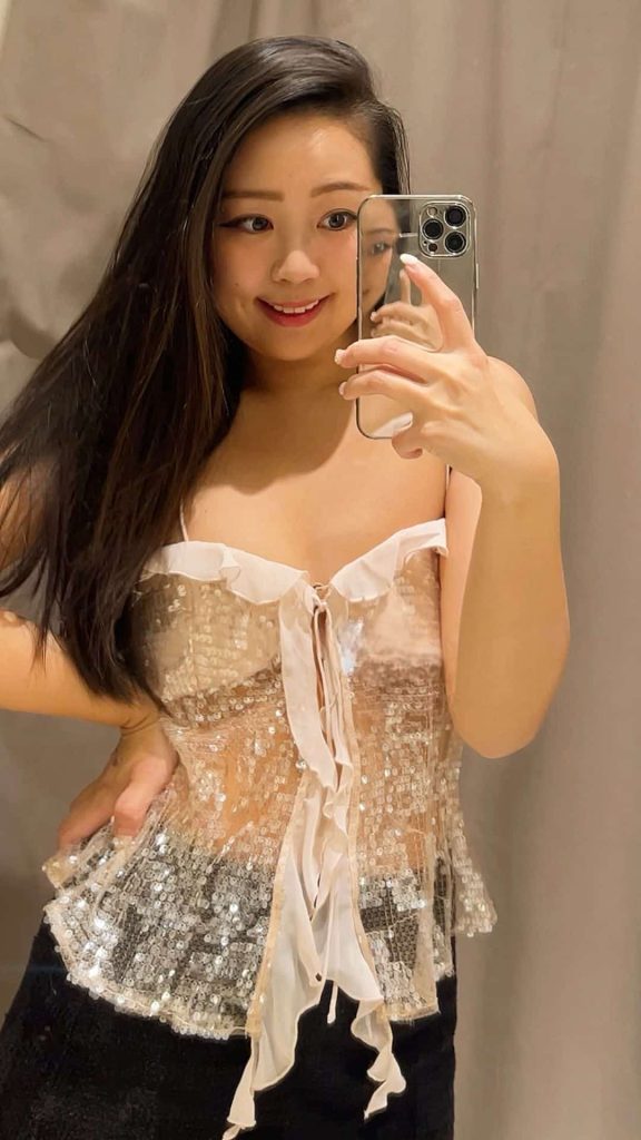 how to look feminine 