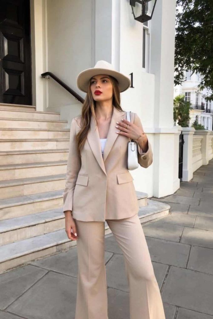 LOOK CLASSY IN FEDORA HAT