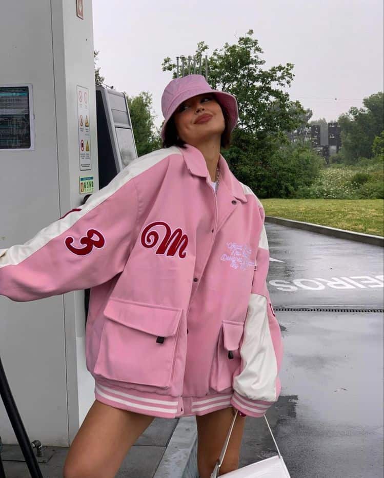  pink bucket hat baddie outfit