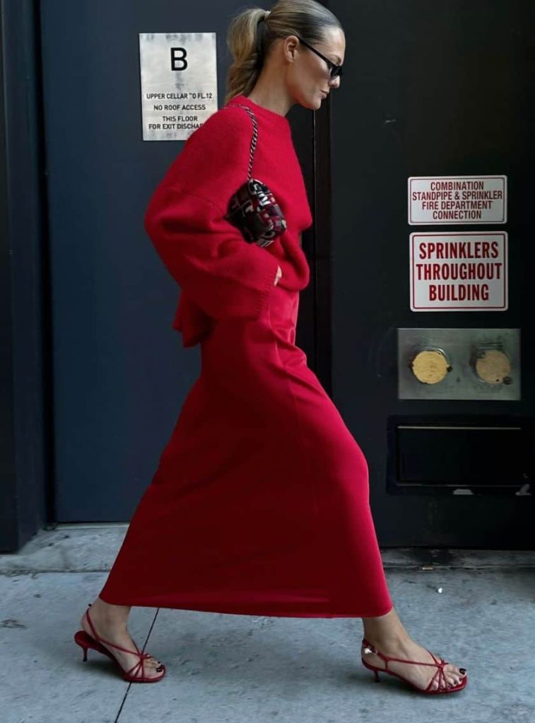 what to wear with red heels MONOTONE