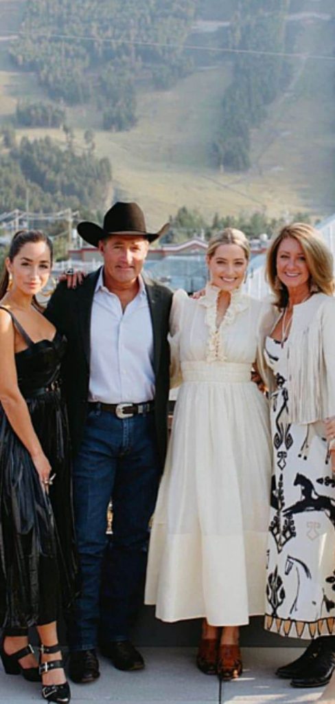 DESERTS MOUNTAIN CHIC wedding guest attire