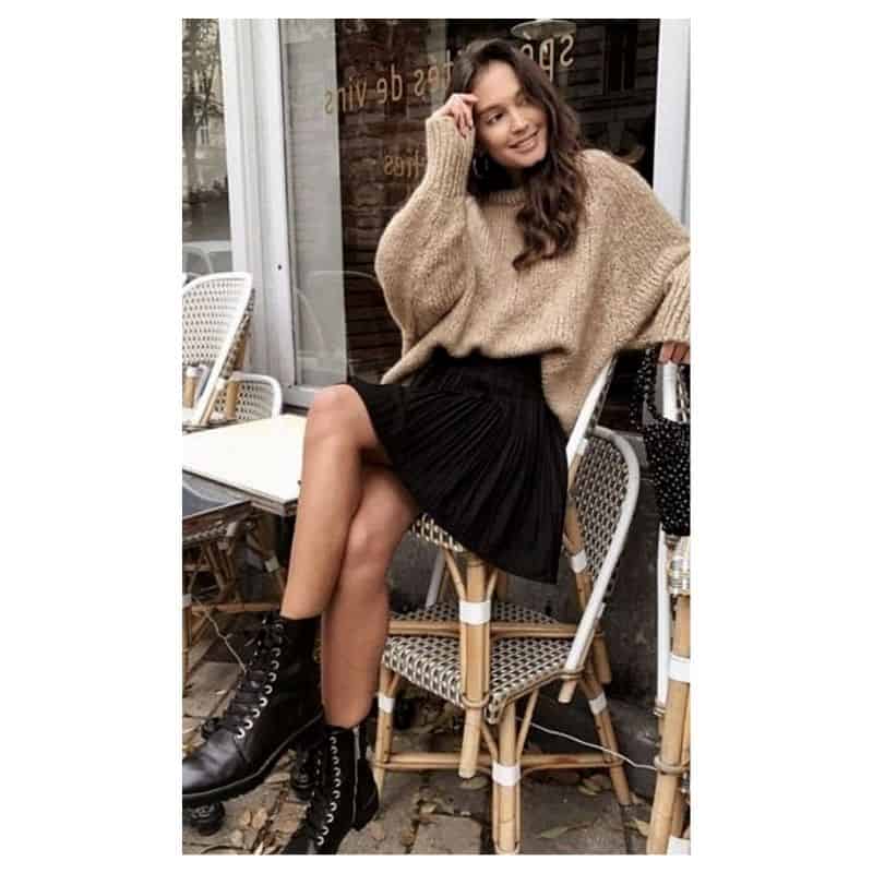 What to wear on a coffee date in fall?