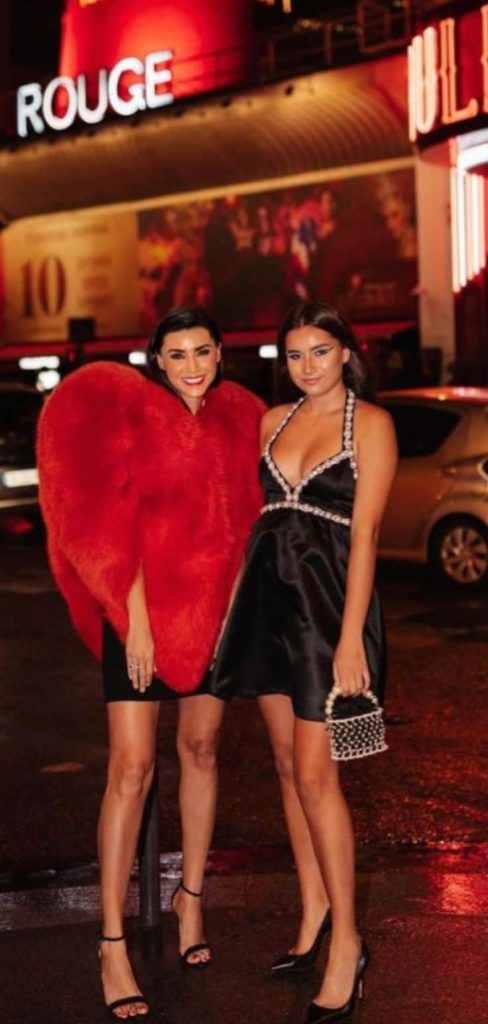 what to wear evening broadway show