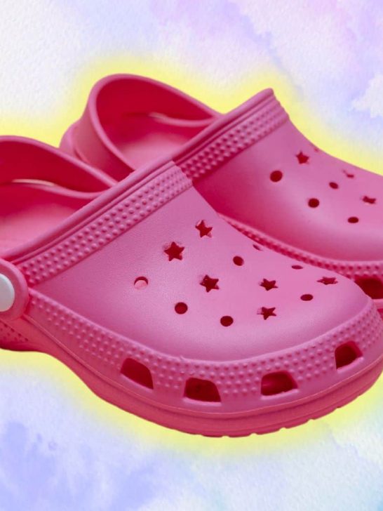 *2025* What to wear with crocs & look effortlessly stylish!