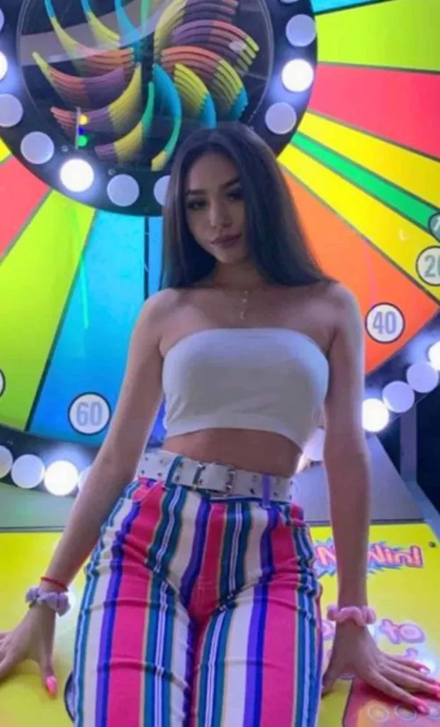 arcade date outfit idea