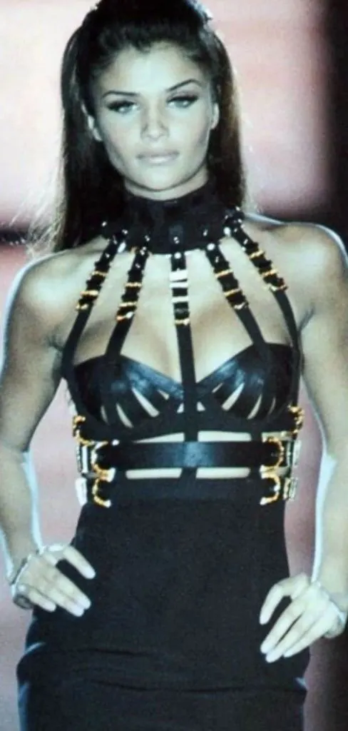 how to dress like Versace