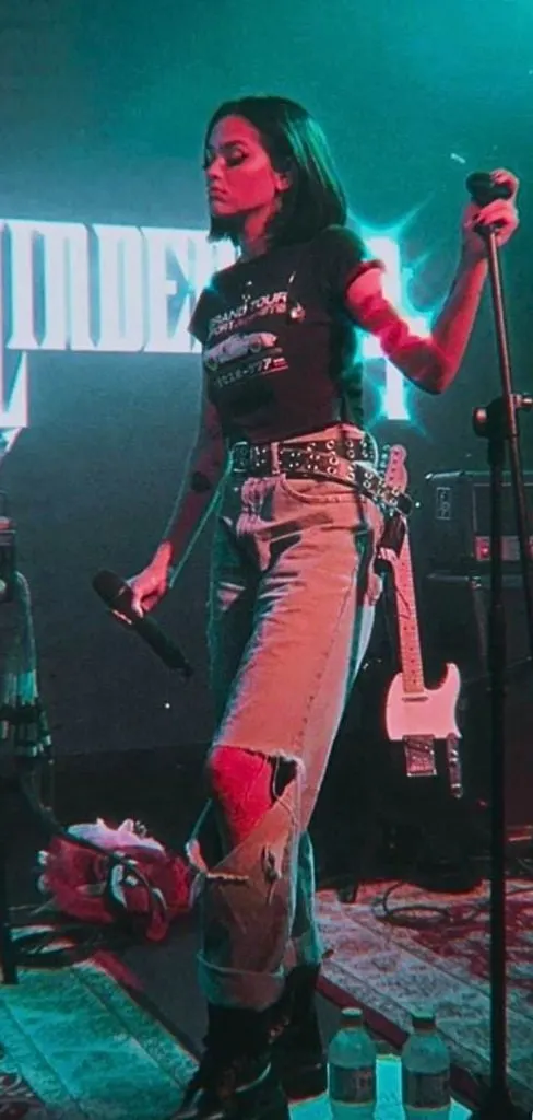 what to wear to open mic night rock