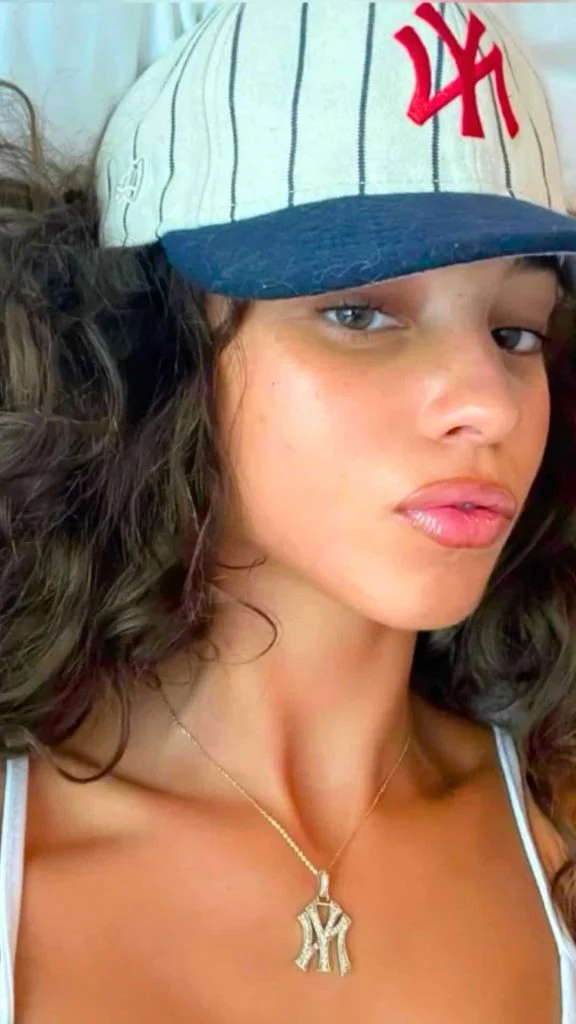 yankee baseball cap outfit ideas