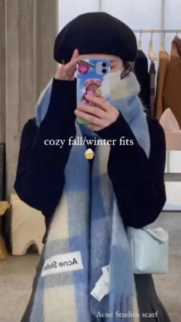 cute winter comfy outfits scarf