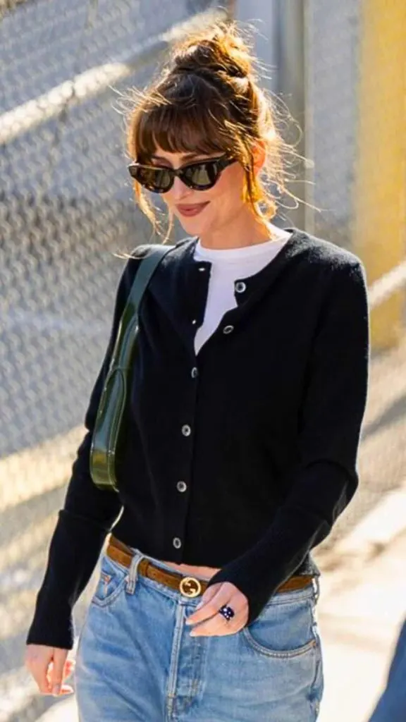 How to wear cardigan in different ways