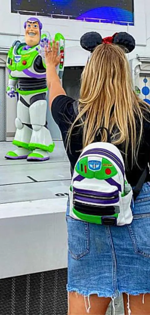 dollywood backpack outfit idea