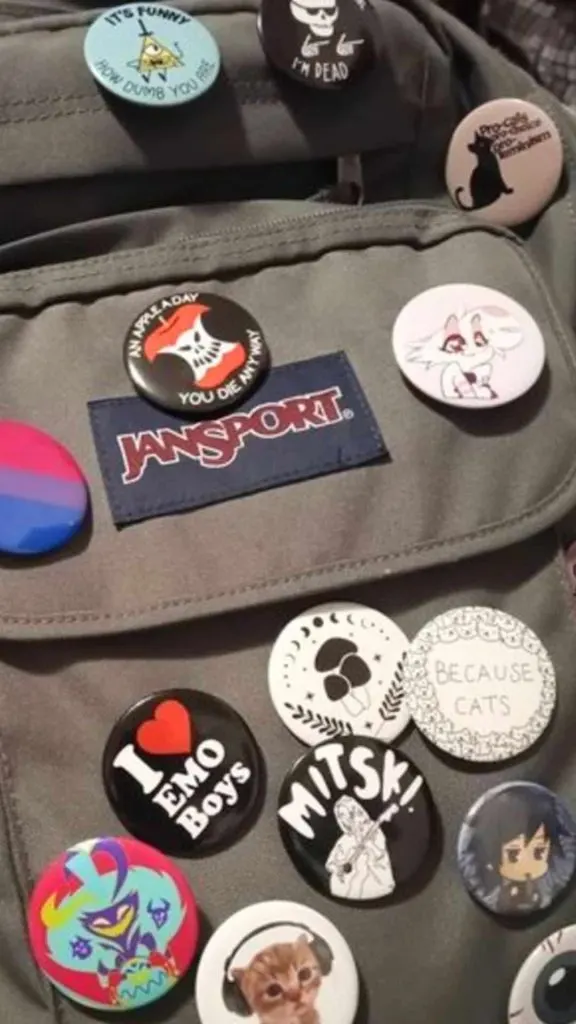 how to style a backpack