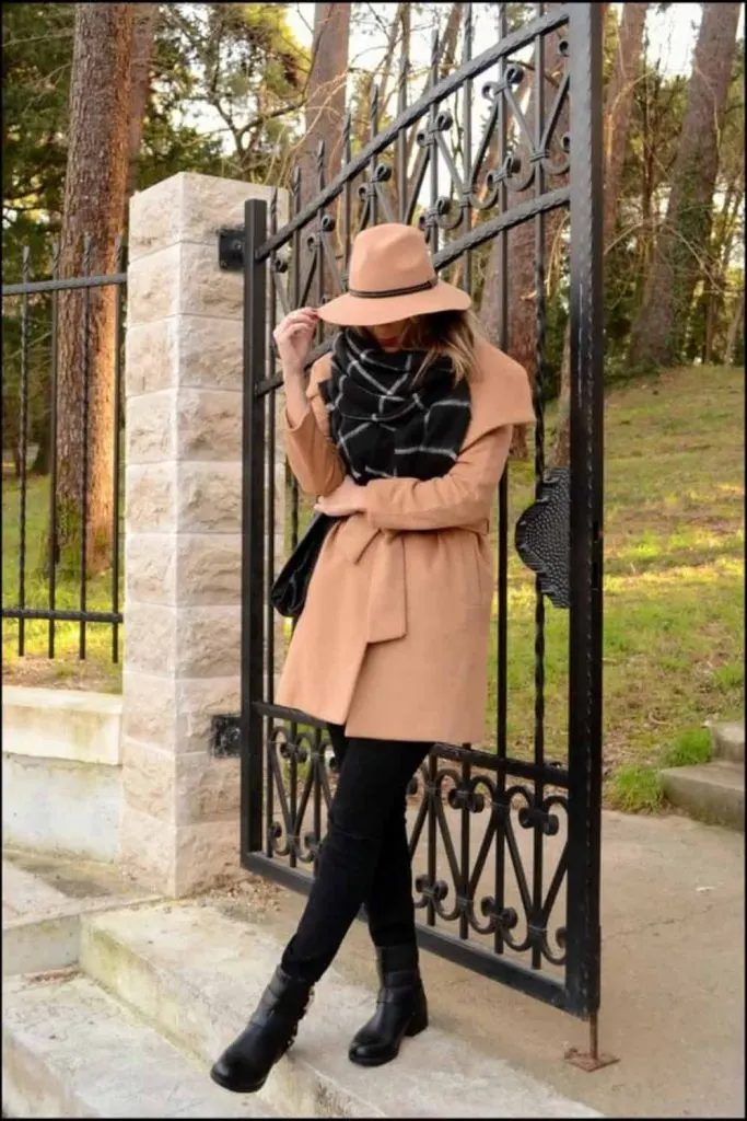 LOOK CLASSY IN FEDORA HAT