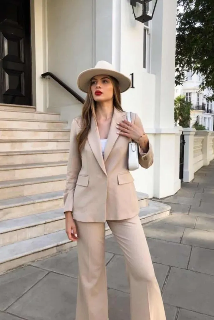 LOOK CLASSY IN FEDORA HAT