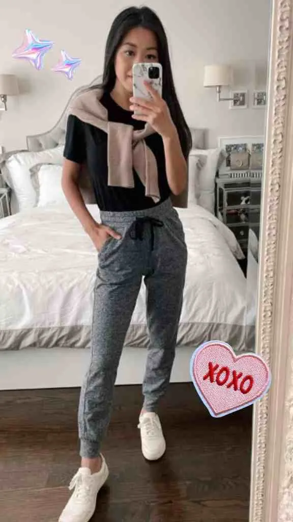 what to wear with jogger pants