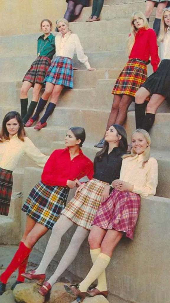 vintage plaid skirt outfit ideas