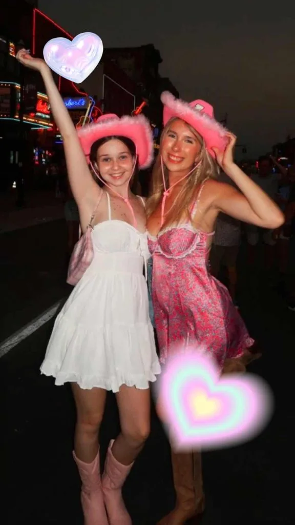 what to wear to Dollywood